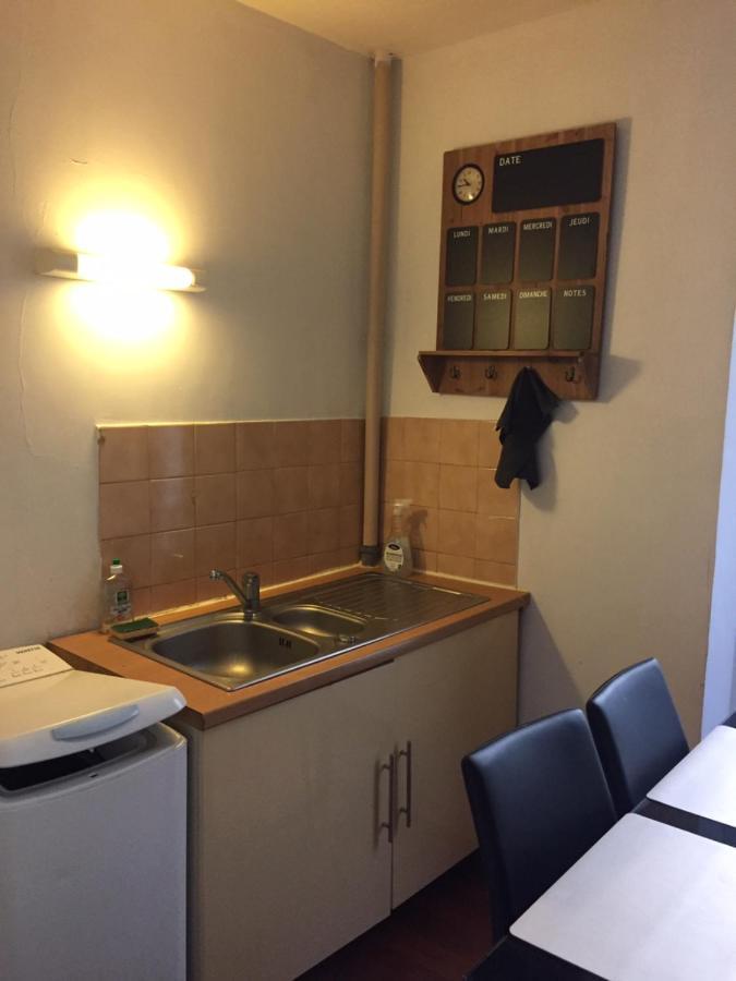 Victor Hugo Confort Et Sa Pizza Offerte Aurillac Exterior photo